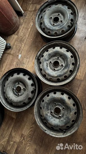 Штампованные диски r15