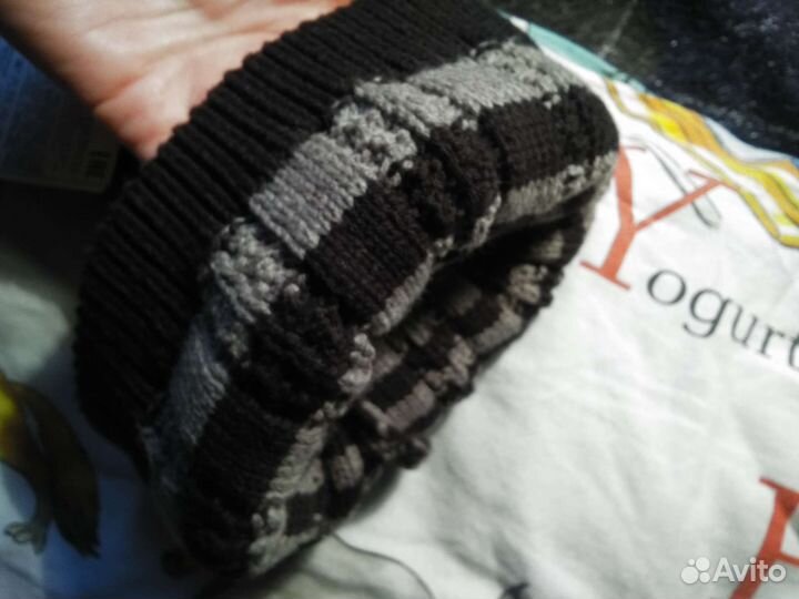 Шапка новая демисезонная на 3-4 года