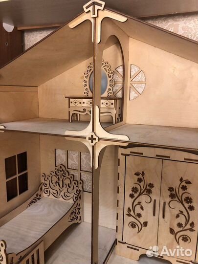 Деревянный кукольный домик с мебелью ручной работы