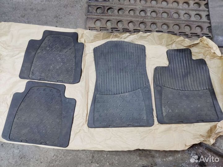 Продаю оригинальные коврики салона Lexus