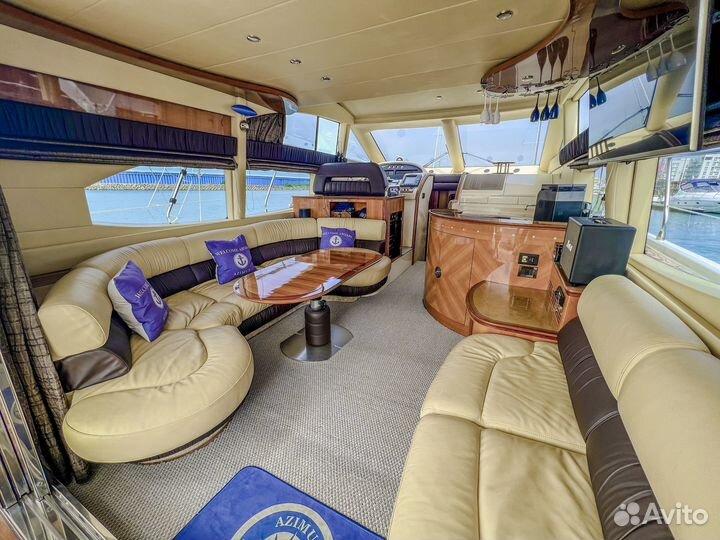 Аренда итальянской яхты Азимут
