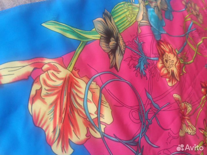 Шелковый платок новый