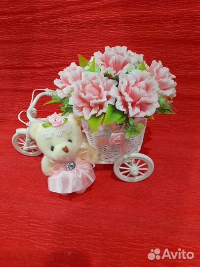 Кашпо велосипед с мыльными цветами