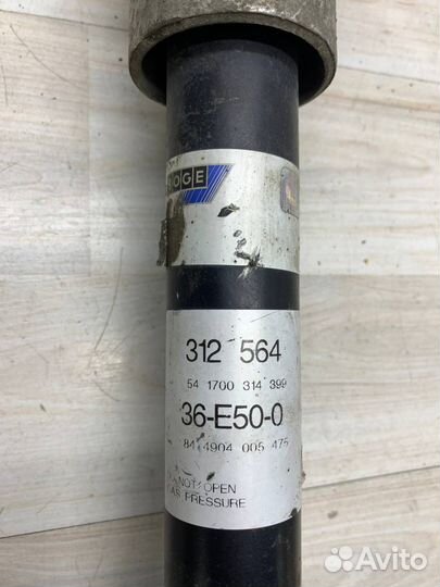 Амортизатор передний Mercedes W219