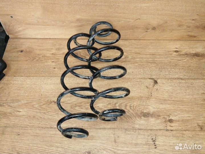 Задняя пружина Peugeot 207