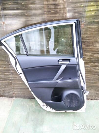 Комплектующие двери Mazda 3 BL