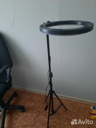 Кольцевая лампа со штативом 26 новая