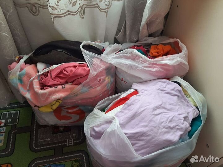 Большие пакеты вещей на девочку+пакет на мальчика