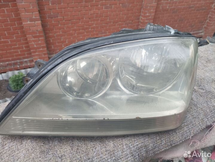 Фара левая