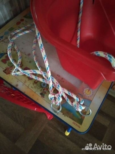 Детские качели уличные