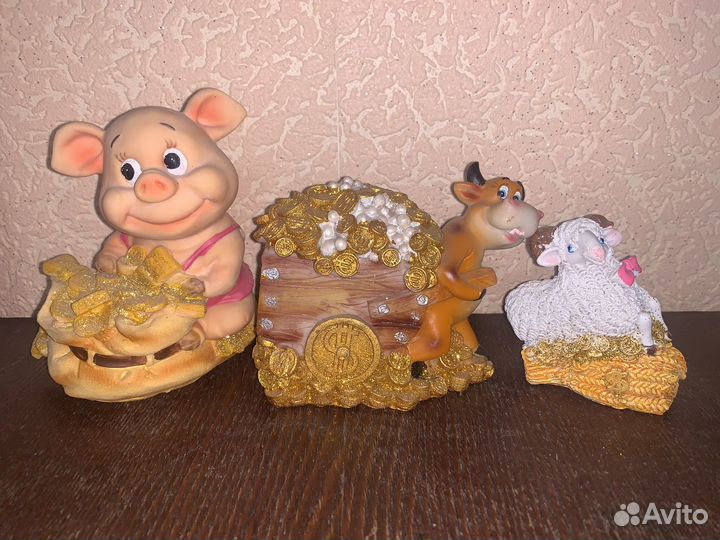 Сувениры, статуэтки, копилка бык