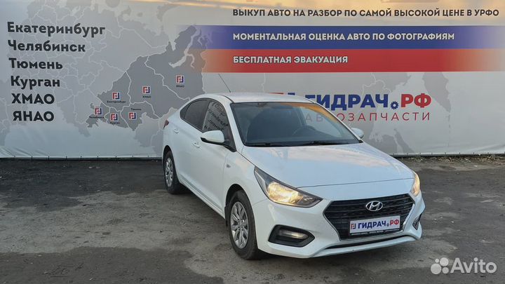 Фонарь задний внутренний левый Hyundai Solaris 92403-H5000