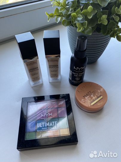 Пудра и тональники Eveline, тени Nyx