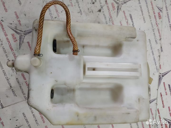 Бачок омывателя стекла w210 Mercedes