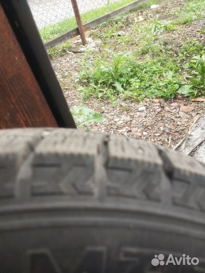 Dunlop Winter Maxx 215/65 R15