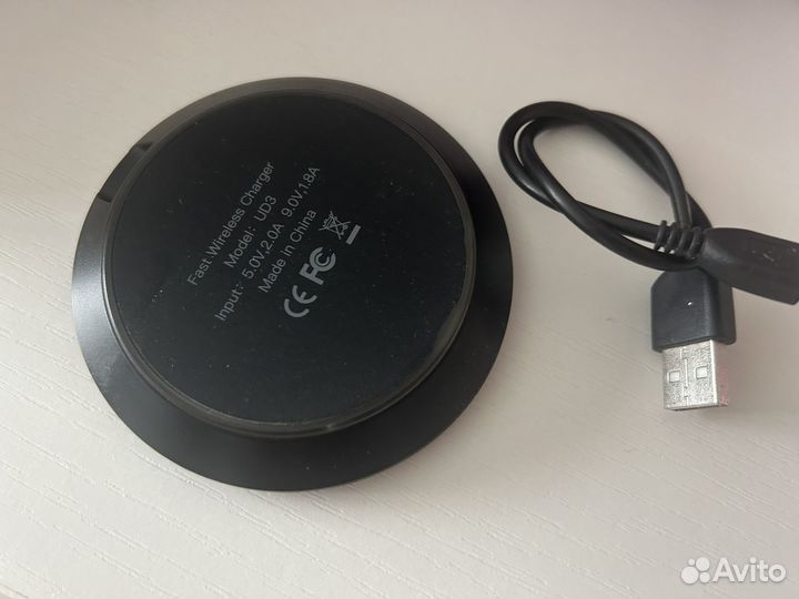 Беспроводное зарядное устройство Momax