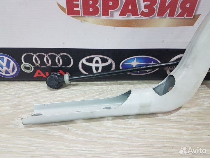 Петля крышки багажника задняя правая Bmw 5-Series