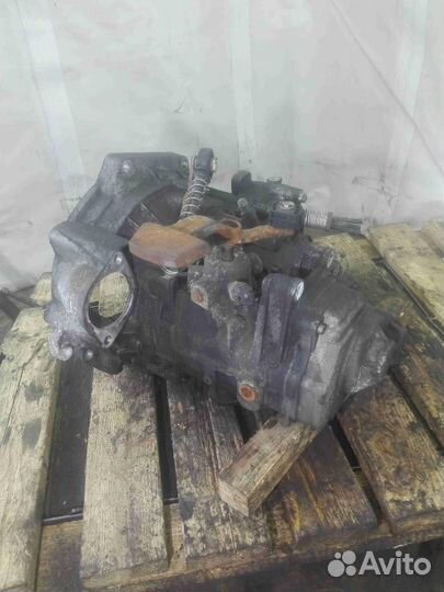 МКПП (механическая коробка переключения передач) V