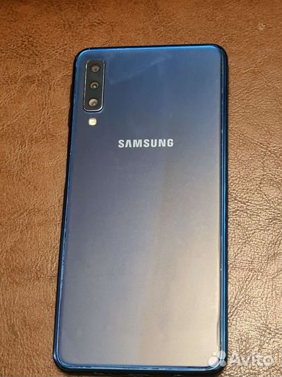 Телефон Samsung a7 2018