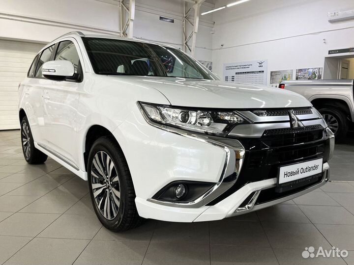 Mitsubishi Outlander 2.0 CVT, 2022