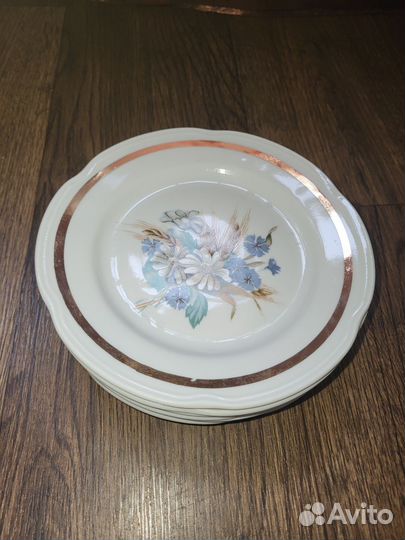 Тарелки плоские