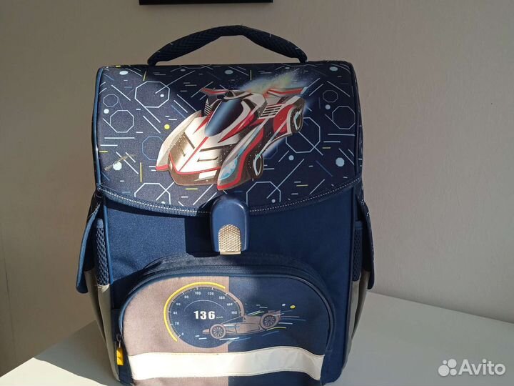 Рюкзак для младшего школьника