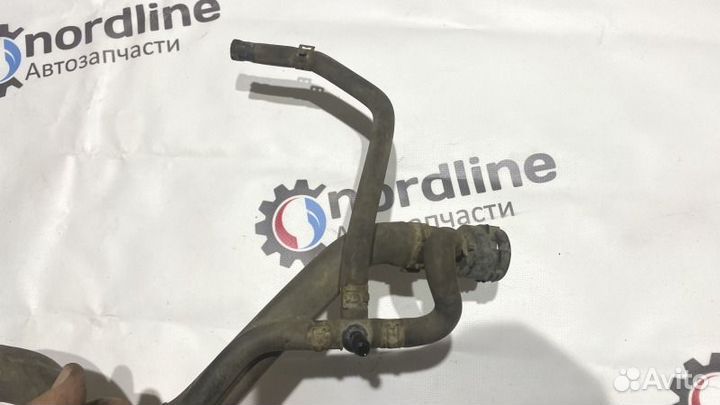 Патрубок системы охлаждения Volkswagen Jetta 5