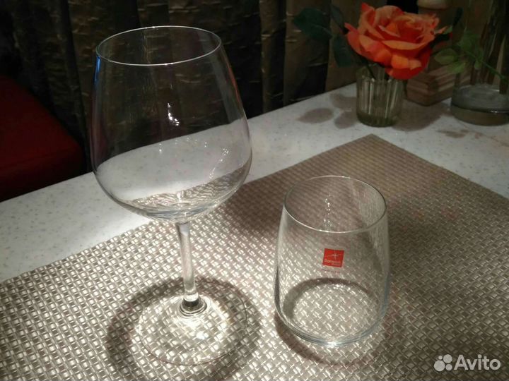 Набор бокалов для вина и стаканы для воды Италия