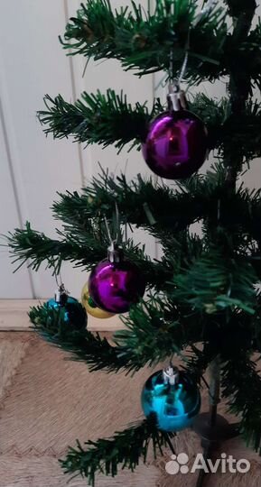 Елка искусственная с игрушками