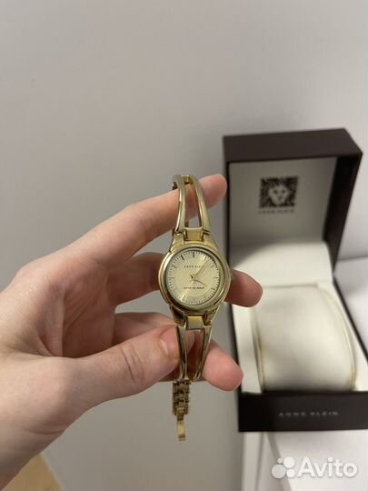 Часы женские anne klein