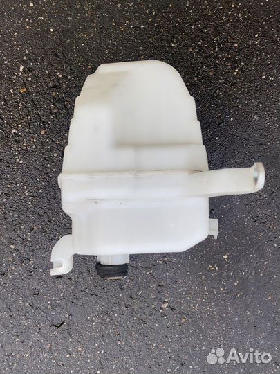 Бачок влагоотделителя Toyota Corolla Fielder ZZE12