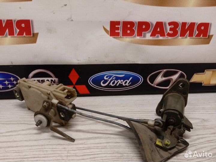 Кнопка открывания багажника Nissan Almera N16 QG15