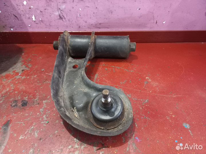 Рычаг верхний левый Mercedes W 210