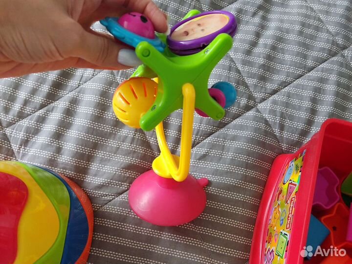 Развивающие игрушки для малышей пакетом