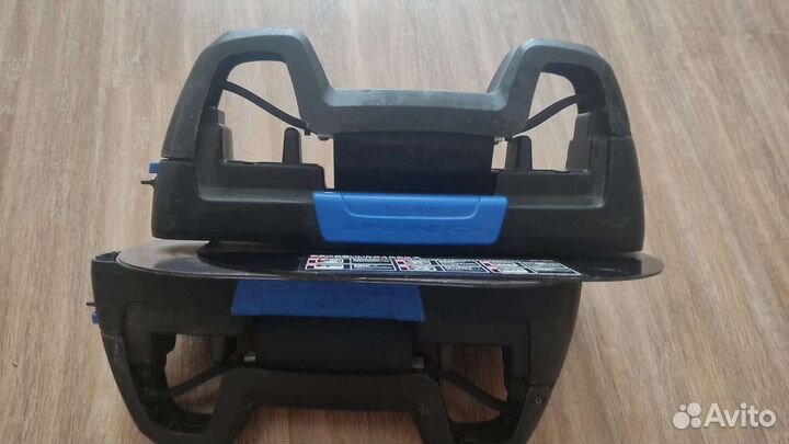 Устройство для перевозке горных лыж