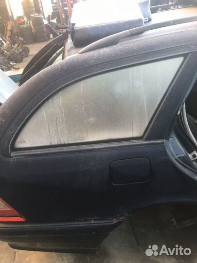 Стекло кузовное мерседес