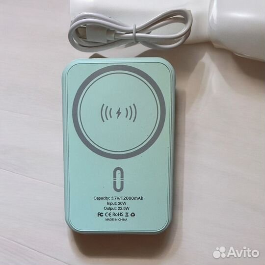 Внешний аккумулятор 12000 с MagSafe