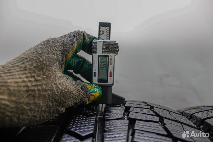 Dunlop Winter Maxx WM02 215/60 R17 96T