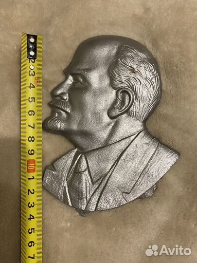 Ленин барельеф