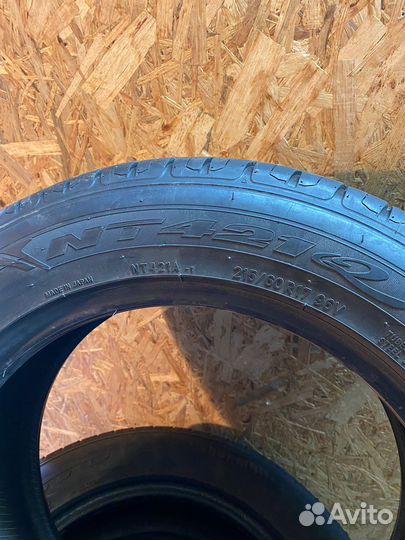 Nitto NT421Q 215/60 R17
