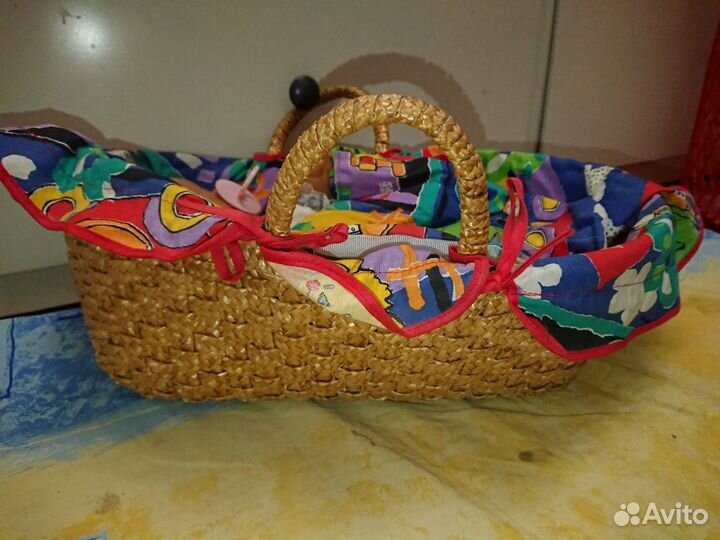 Кукла пупс Bayer с корзинкой-кроваткой