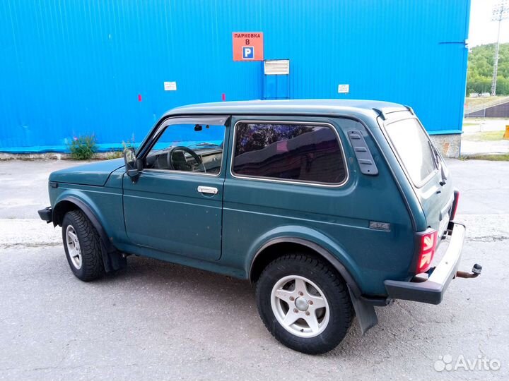 LADA 4x4 (Нива) 1.7 МТ, 2003, 80 000 км