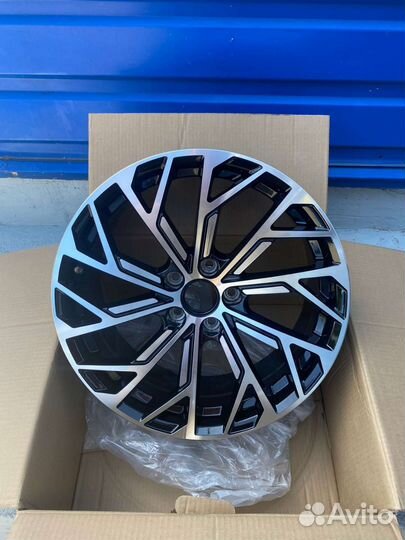 Новые диски R18 для на Audi/5x112