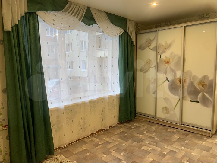 2-к. квартира, 52 м², 1/9 эт.