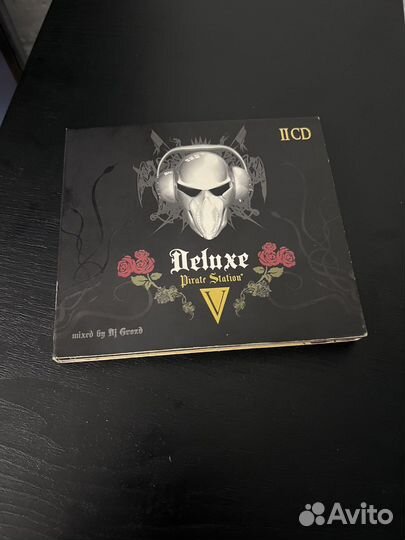 Пиратская станция с автографом