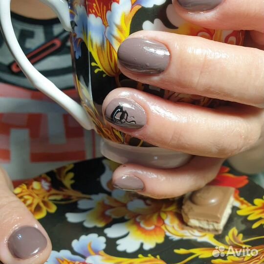 Маникюр с покрытием гель-лаком