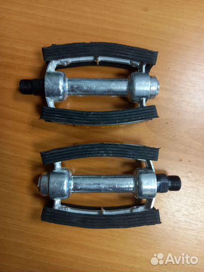 Педали классические на велосипед