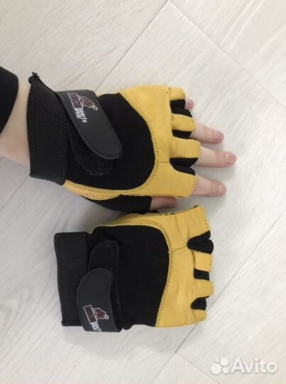 Спортивные перчатки Bison