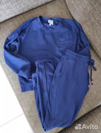 Спортивный костюм Icontemporary