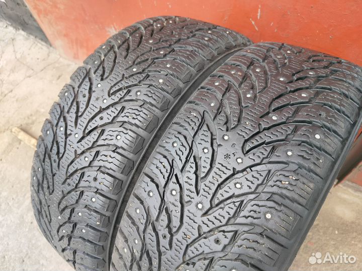 Nokian Tyres Hakkapeliitta 9 SUV 215/65 R16 102T